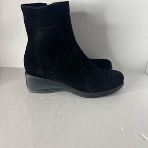 La Canadienne Finley Suede Women's Ankle Boots